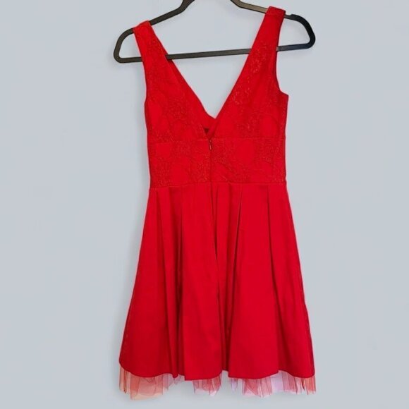 Asos Siren Red Skater Dress V-Neckline Fit & Flare Tulle Underskirt Size 2 NWT - Picture 5 of 9